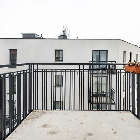 Polaka ~ Self Check-in 24 ~ Car Park ~lift *